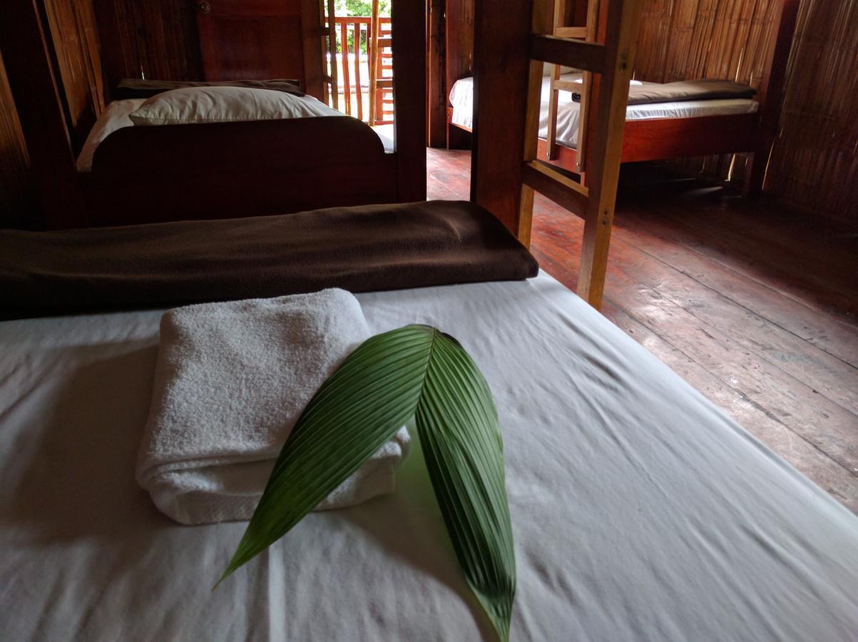 Green Forest Ecolodge Puerto Montufar 外观 照片