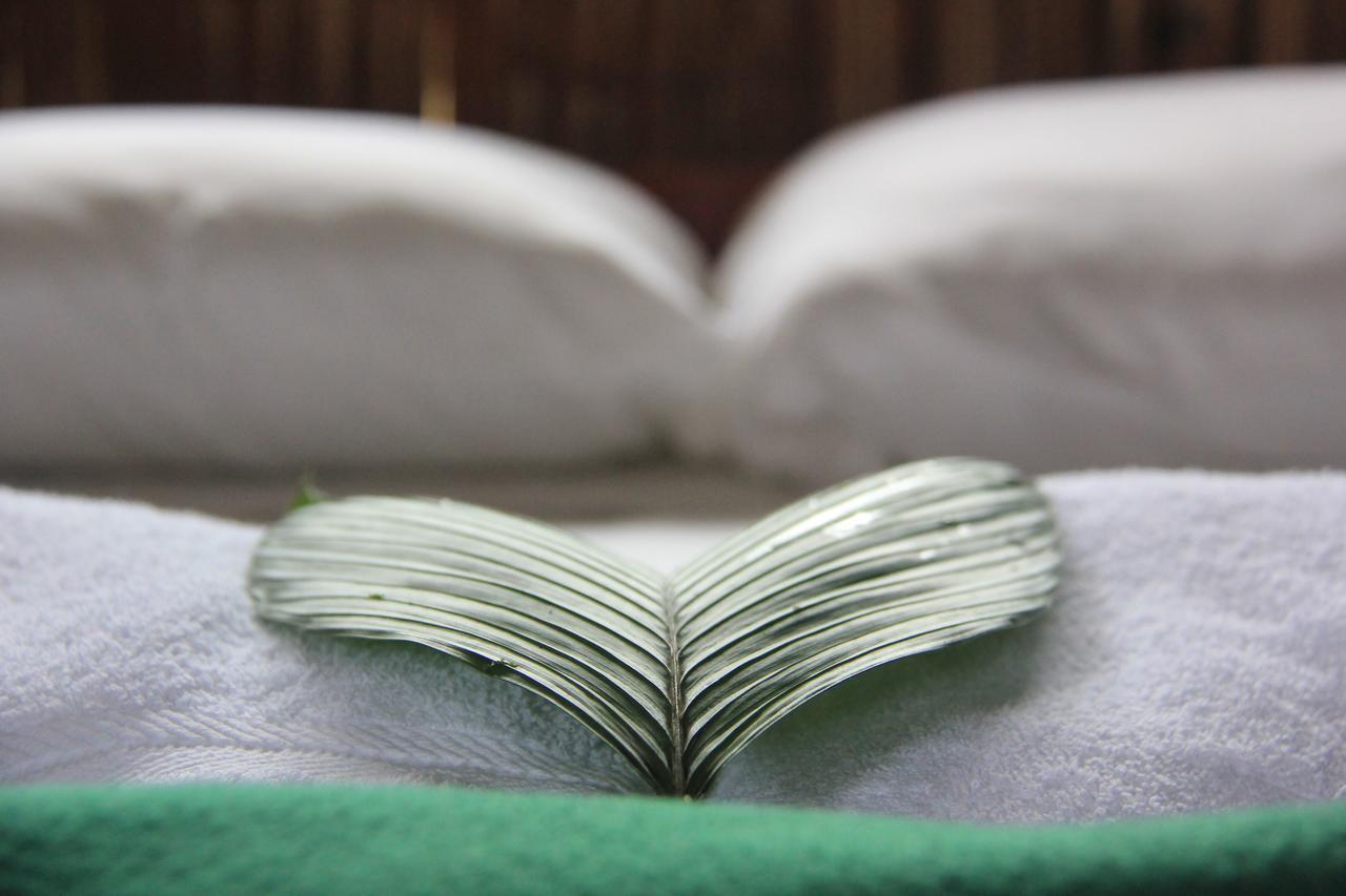 Green Forest Ecolodge Puerto Montufar 外观 照片